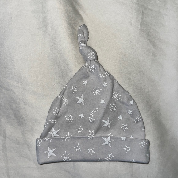 Never worn KISSY KISSY
Starry Sky Knotted Baby Hat - Picture 4 of 6